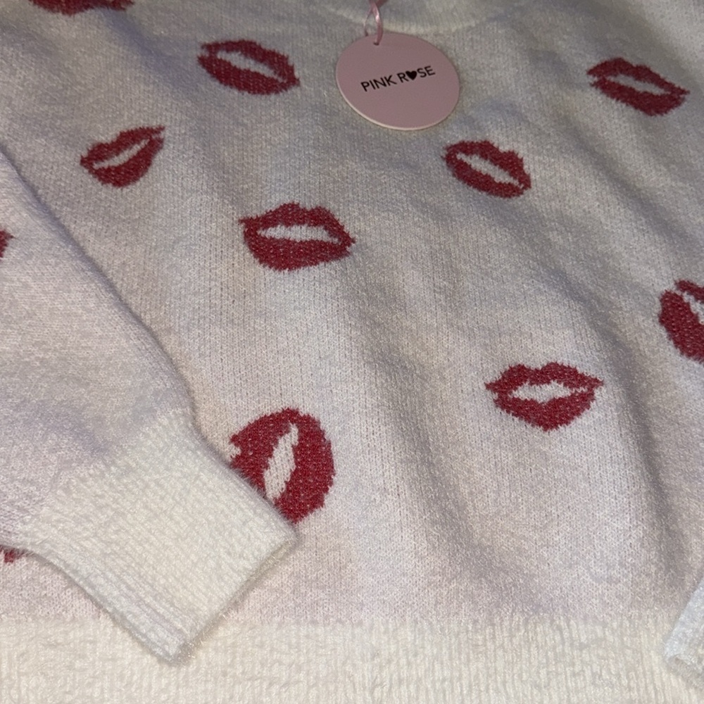 Pink rose Valentine’s Day, lipstick kiss lips sweater. 💋💋💋 - Picture 3 of 10